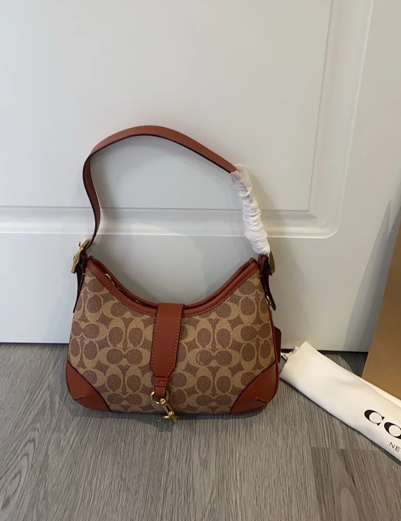 Hamptons HOBo Cy934 26 16
