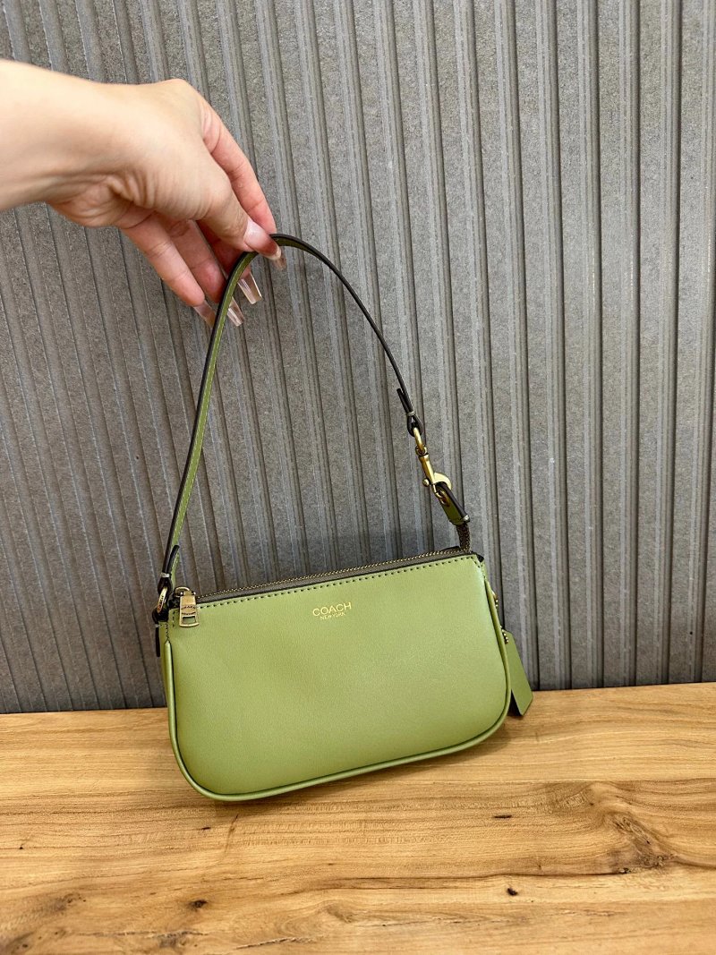 Louis Vuitton 18 Plaza 18 17cm 17.5cm