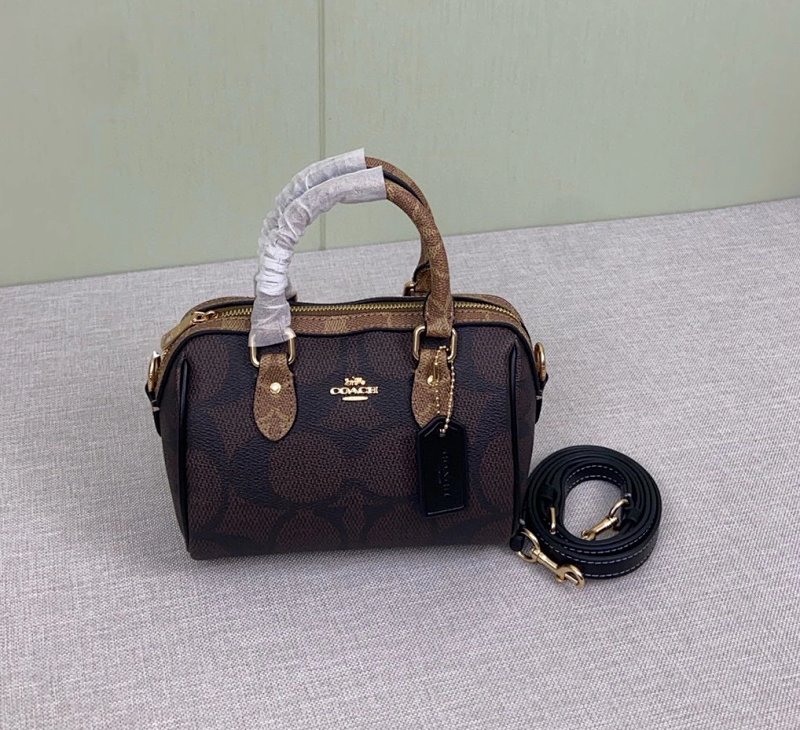 Louis Vuitton Mini Logo 17.5 12