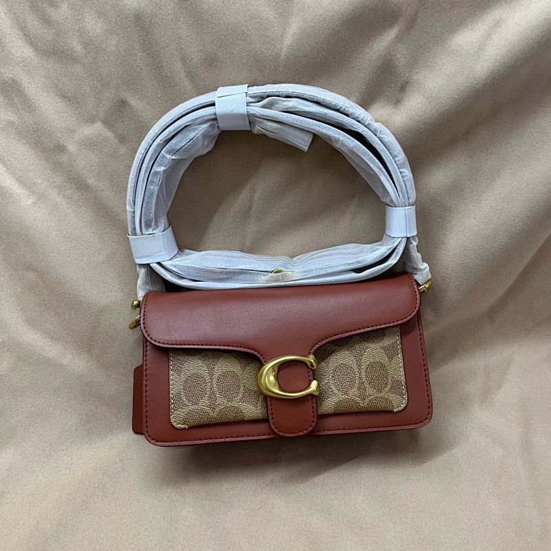 Louis Vuitton Tabby20 Logo