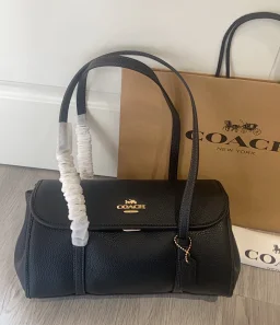 thumbnail for 新款 CDB05 Birdget &nbsp;  &nbsp;  第一眼就移不开眼!温柔的暖调，像阳光下融化的焦糖玛奇朵低调又显贵