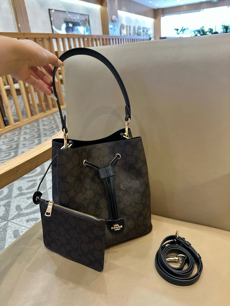 Louis Vuitton Rowan 21cm X 21cm X 14cm
