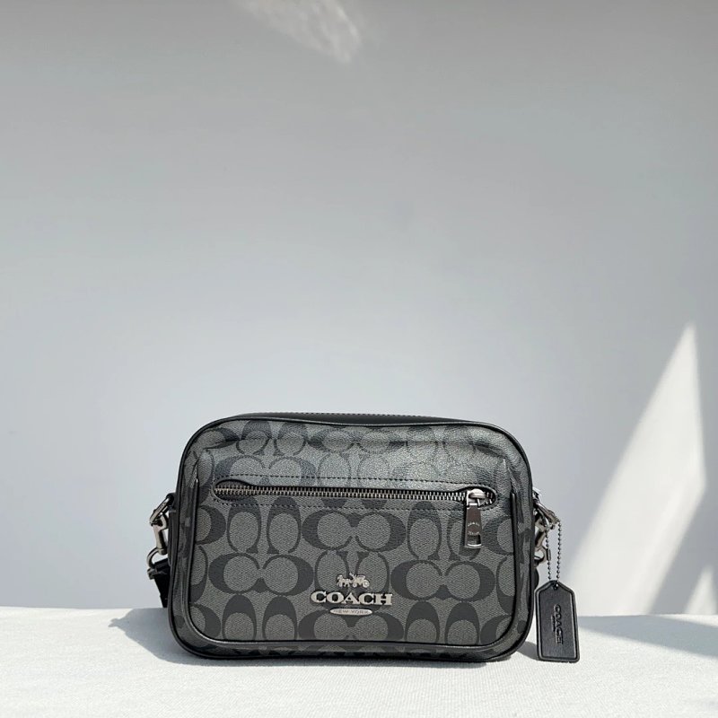 Louis Vuitton Elias Crossbody Logo