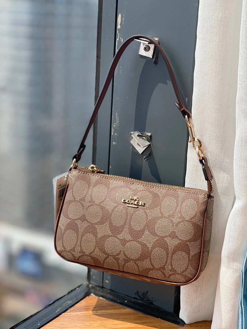 Louis Vuitton shoulder bag