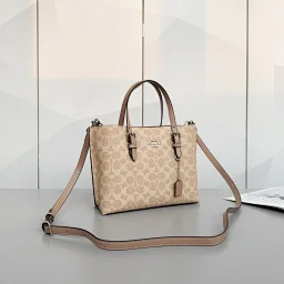 thumbnail for [New Color]

Style no: CV965 Mollie Tote 25 
COA*h small size tote But there is no lack of compartments, the material is classic and durable pvc, a variety of ways to match, can be carried by hand or shoulder, can be cross-body Another popular rhythm