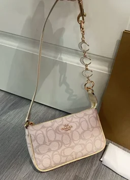 thumbnail for COA*H July New Product CBM72 3D Three-dimensional Logo Mahjong Armpit Bag Very Exquisite Milk Tea Color is also very beautiful Kawaii The new color scheme of presbyopia is more elegant and atmospheric, especially suitable for the creamy style of summer Size 19cm