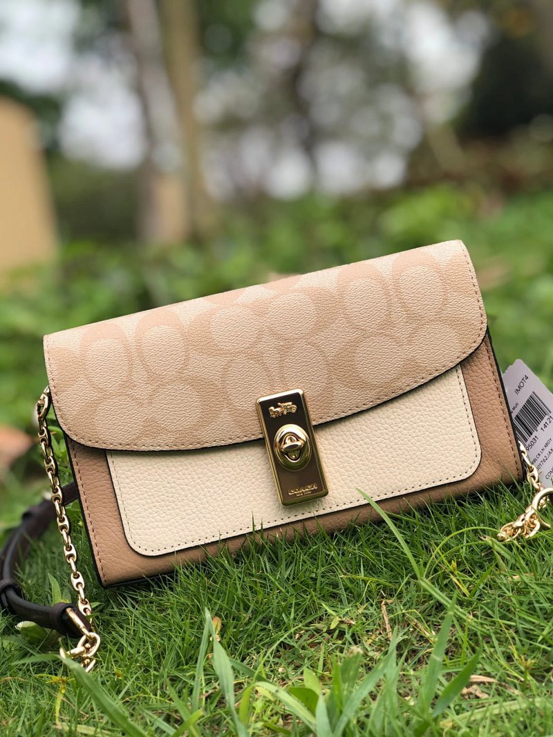 Louis Vuitton Lane Shoulder 20 13 6cm