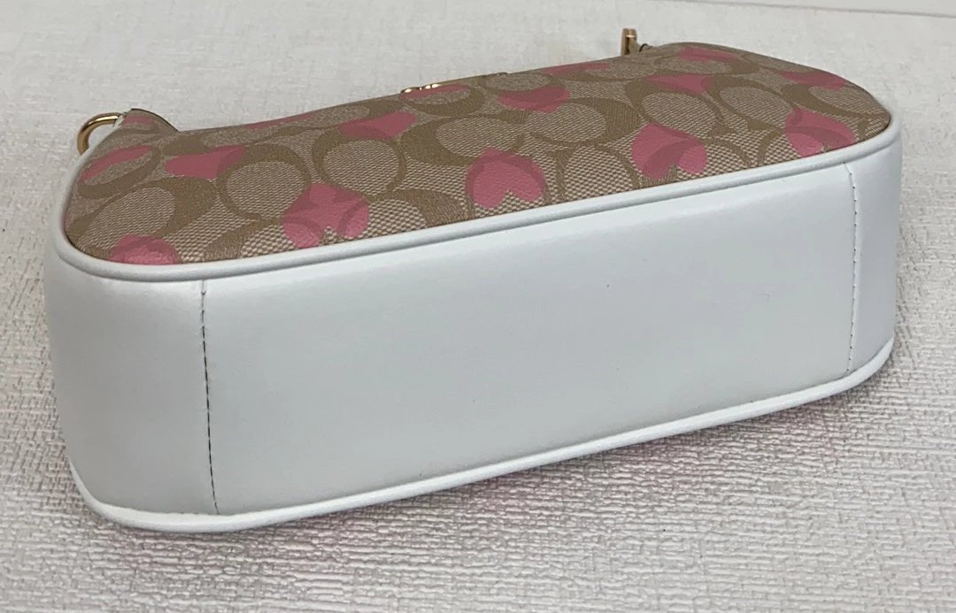 Coach Shoulder Bag 8