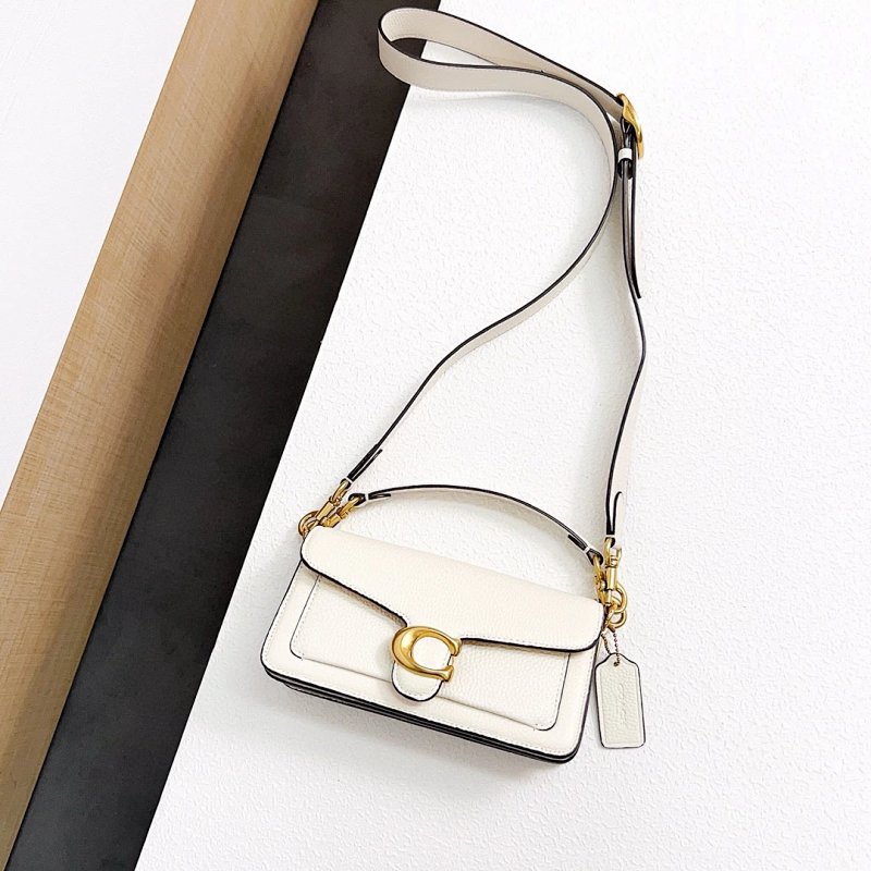 Louis Vuitton Tabby20 Logo
