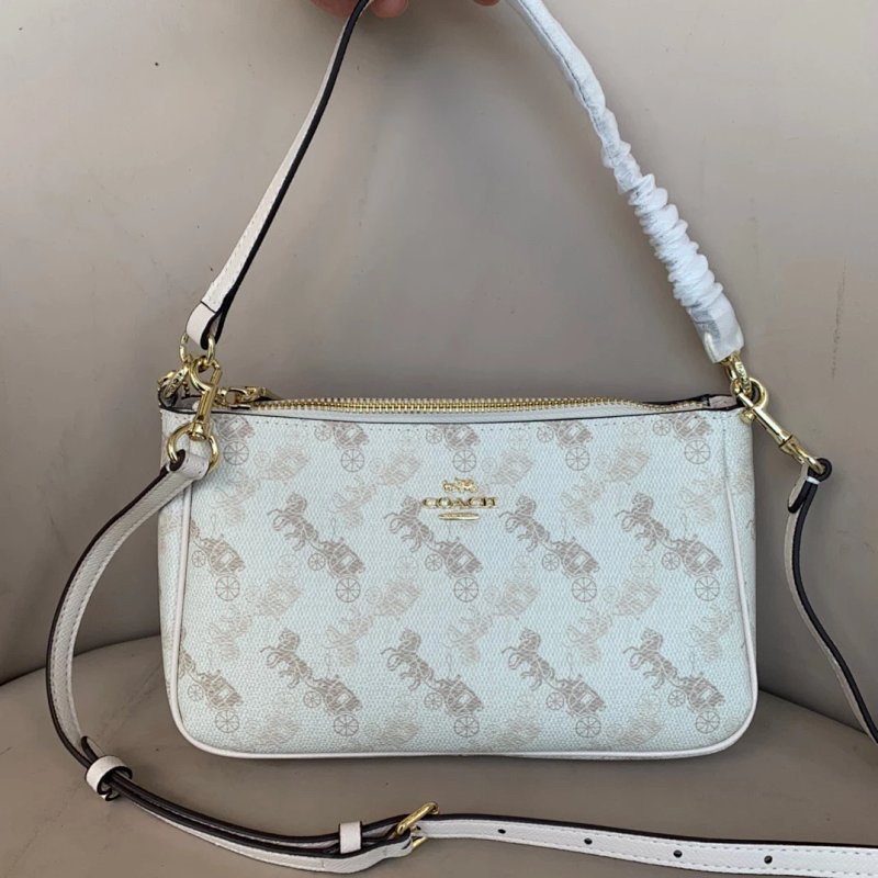 Coach . Q Plus 22 12.5