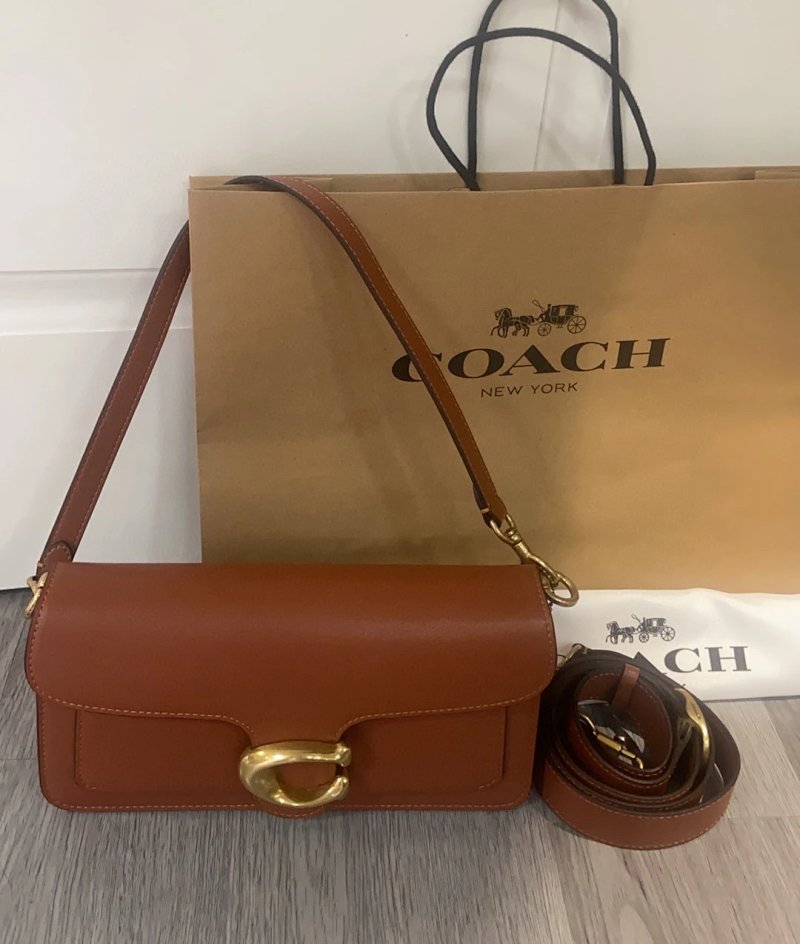 Louis Vuitton Tabby26 Logo UP