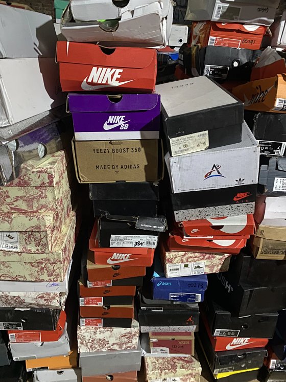 Vintage B-Grade Sneakers, Bare Shoes, Great Deals, Basketball Shoes, Sports Shoes, Casual Shoes, Bulk Clearance Sale, No Returns/Exchanges Except for Major Quality Issues