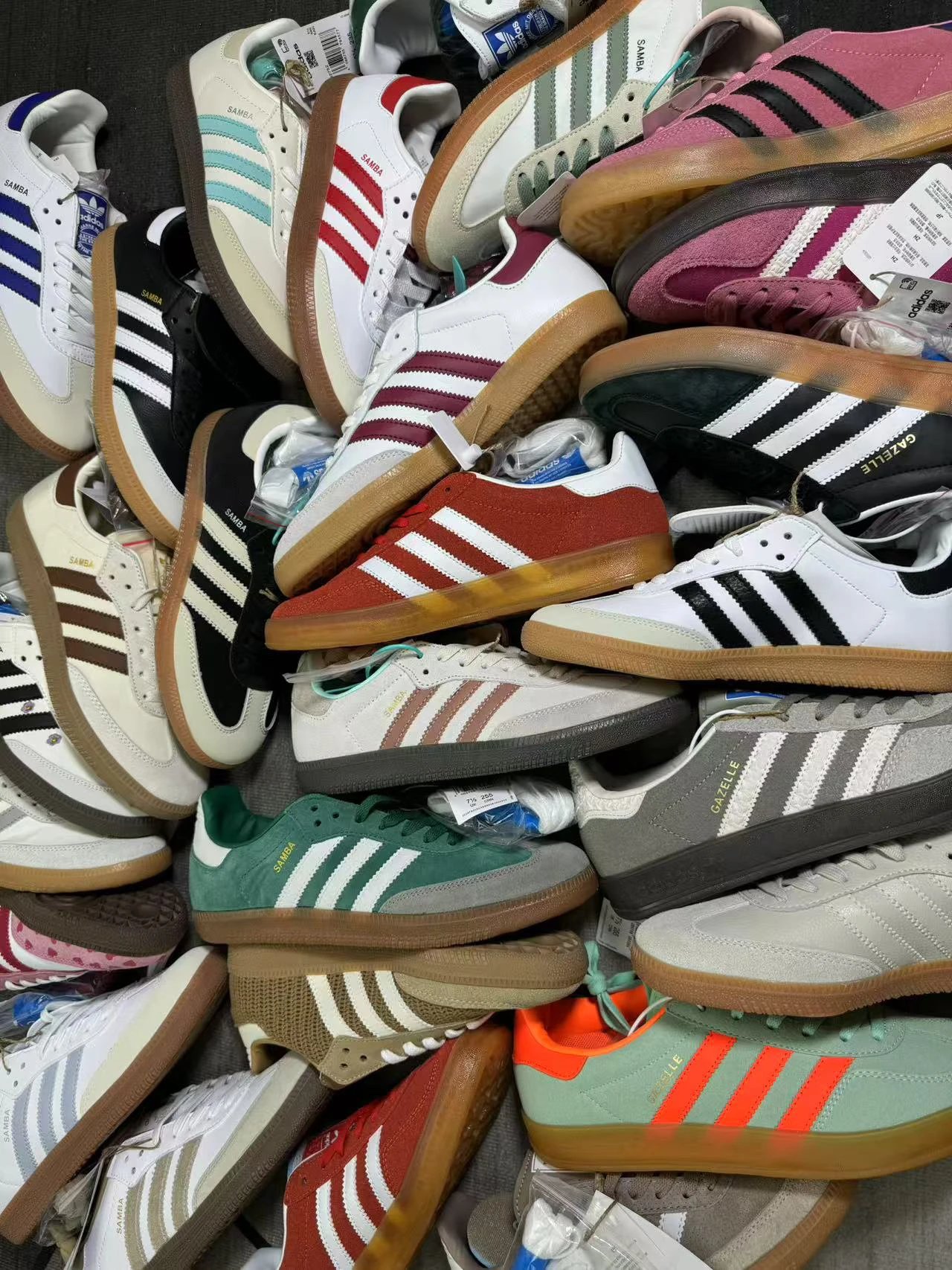 【Factory Clearance Mystery Box/Size Customizable/Color Random/All German Training Shoes】Extensive Color Range ad Samba German Training Original Gazelle Indoor Couples Retro Low-Top Suede Sneakers Casual Shoes