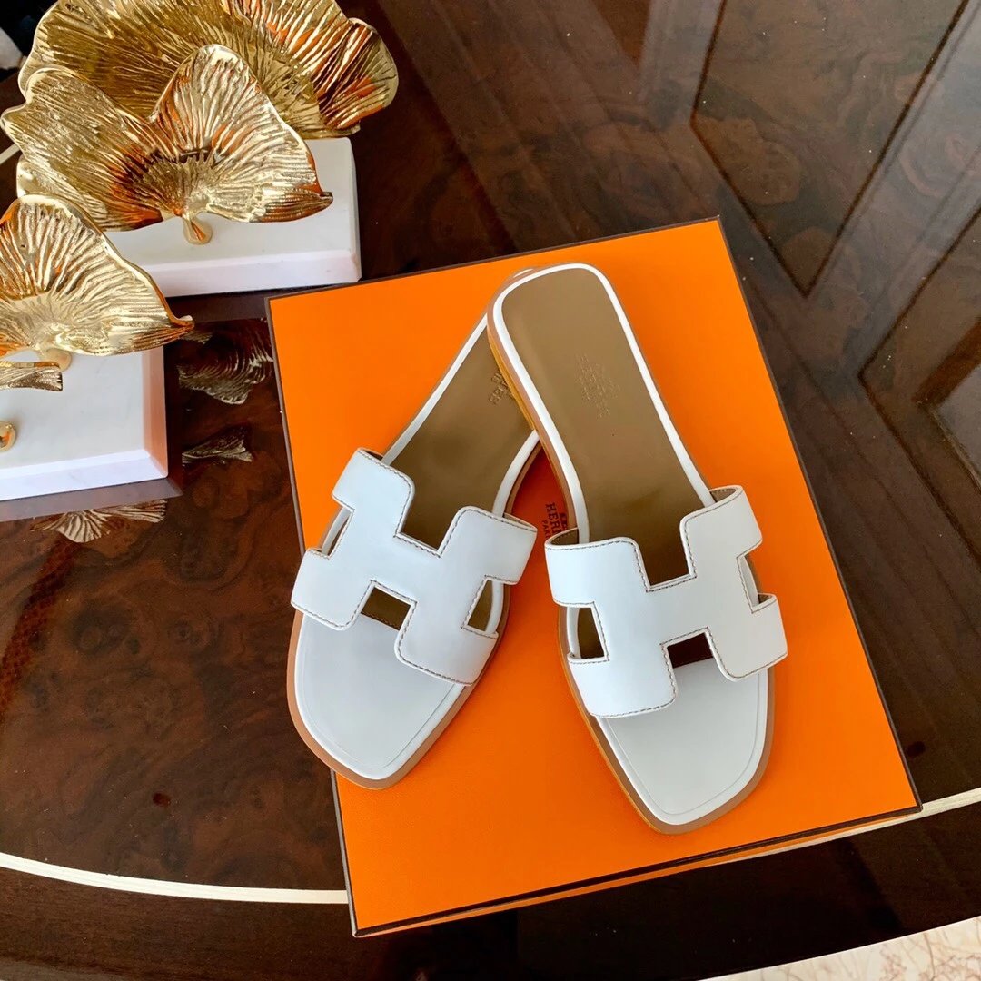 White flat bottom