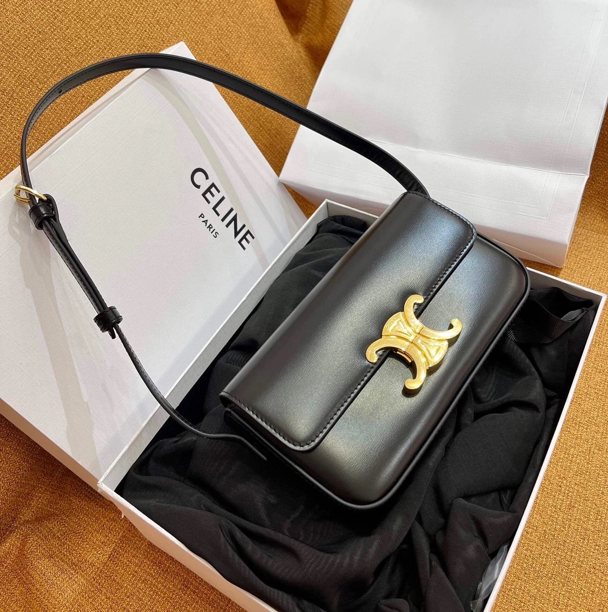Authenticity Guaranteed Celine Triomphe Underarm Bag Glossy Calfskin Shoulder Bag Top Handle Bag for Women