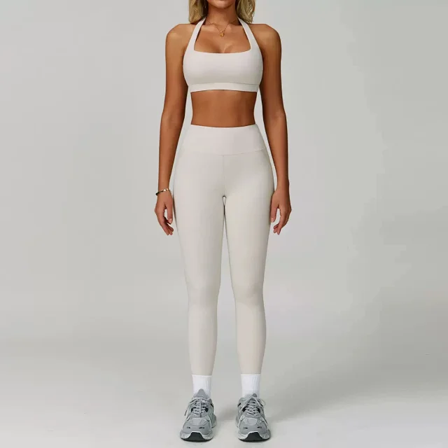 Alo Yoga Matching Sets Halter sports bra and high-waisted bottoms set product detail image 10