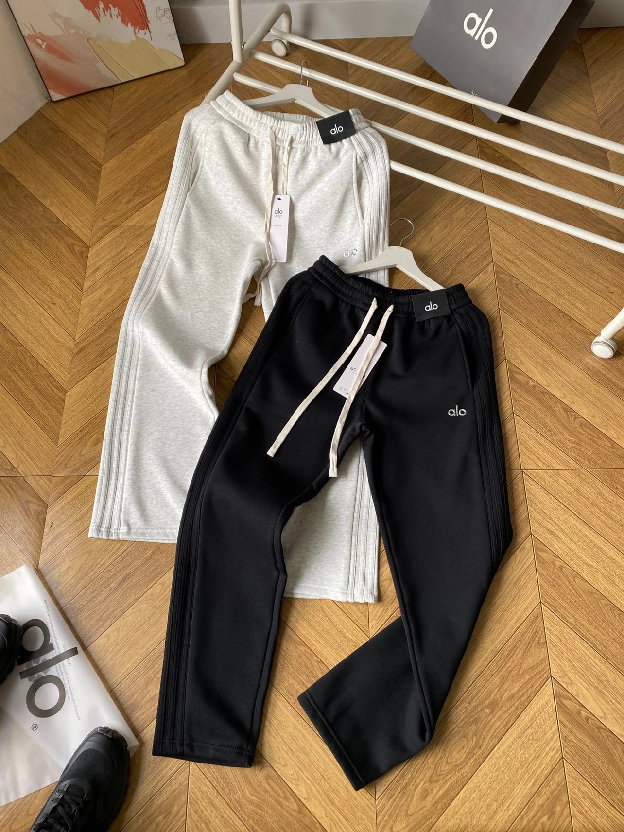 Alo Yoga Ribbed Track Pants [2