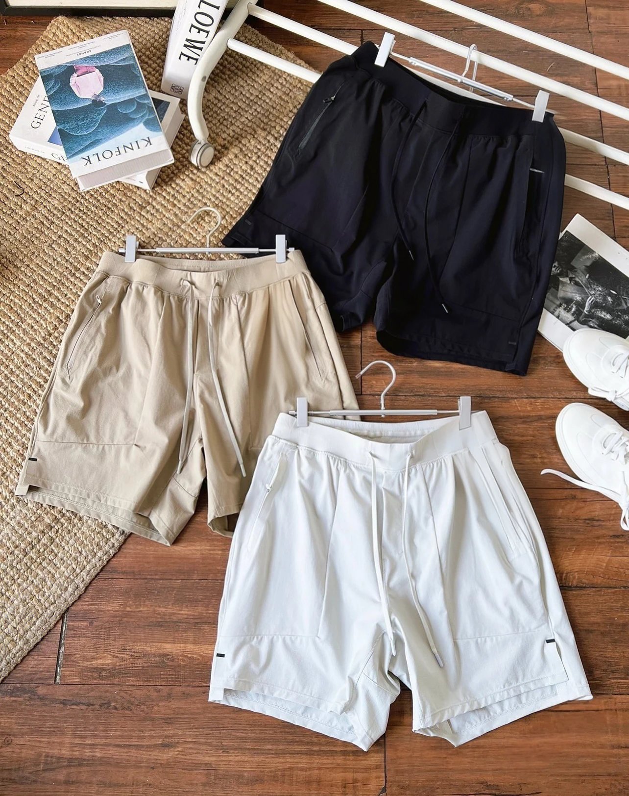 Alo Shorts 7-inch drawstring with zip pockets image 2