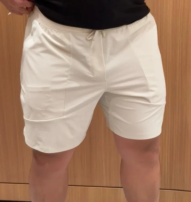 Alo Shorts 7-inch drawstring with zip pockets product detail image 3