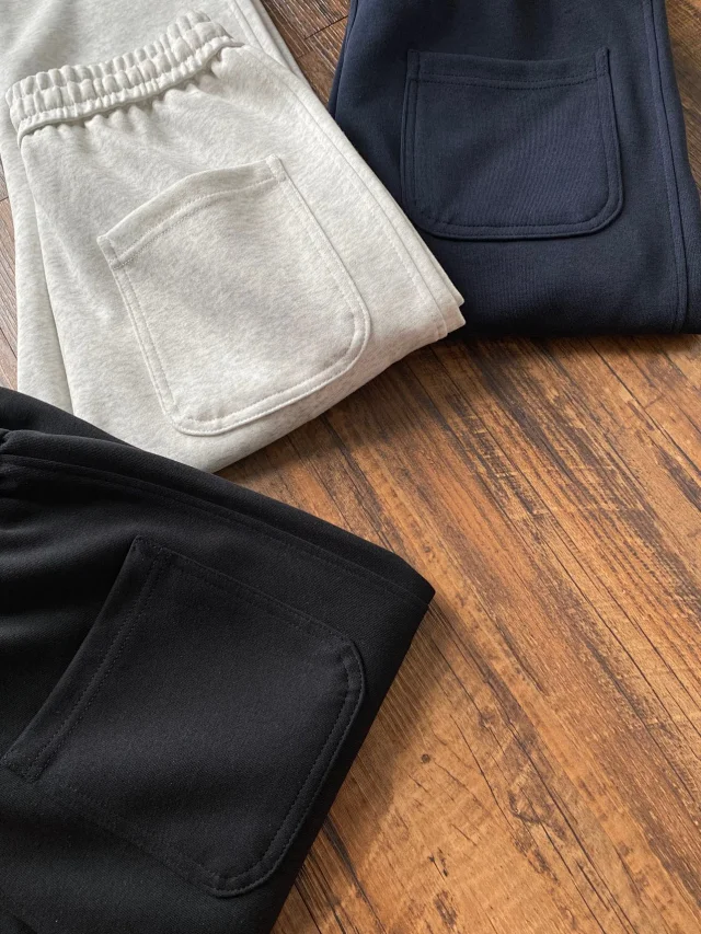Alo Yoga Trousers Drawstring jogger sweatpants with elastic cuffs product detail image 21