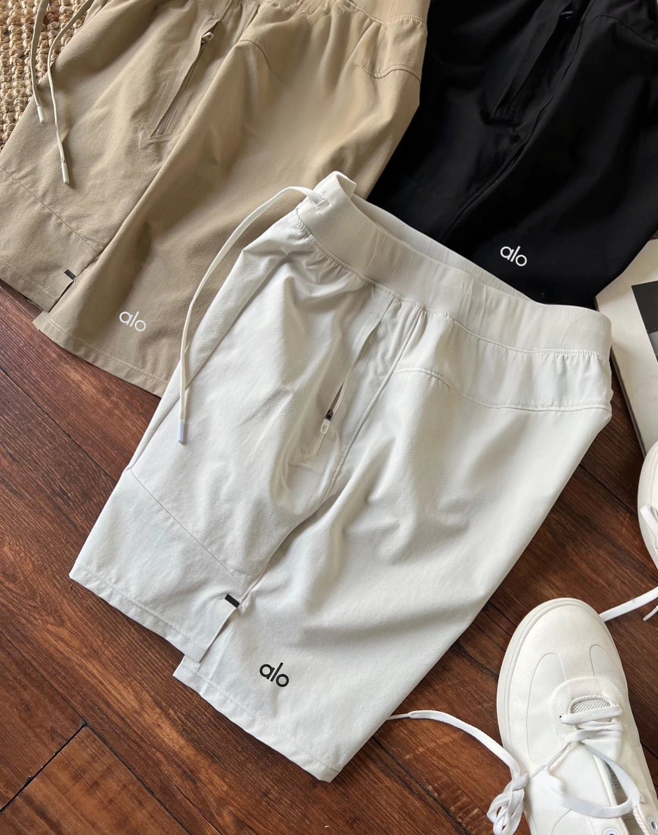 Alo Shorts 7-inch drawstring with zip pockets image 8