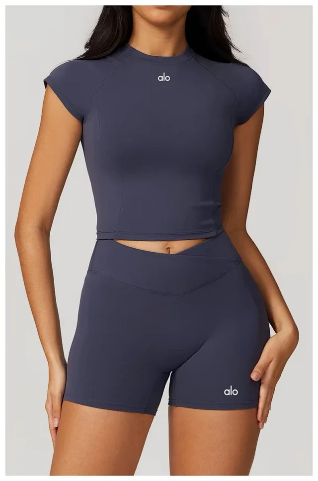 Alo Yoga T-Shirts Fitted cropped cap-sleeve T-shirt with built-in cup options product detail image 24