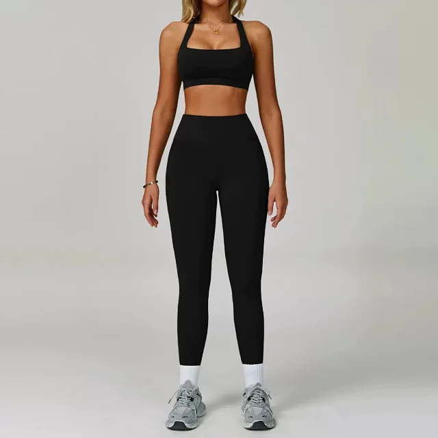 Alo Yoga Matching Sets Halter sports bra and high-waisted bottoms set product detail image 11