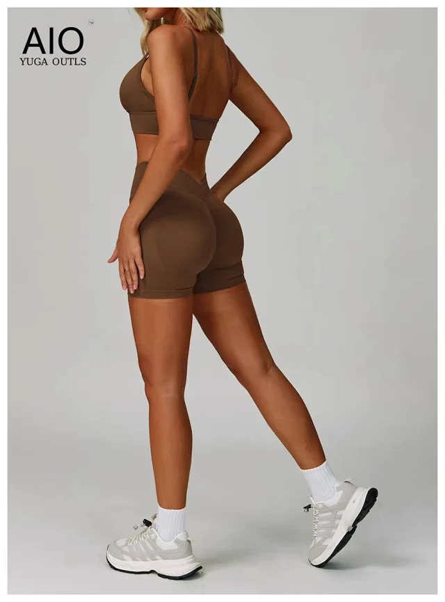 Alo Yoga Shorts High-Waisted Seamless Training product detail image 27