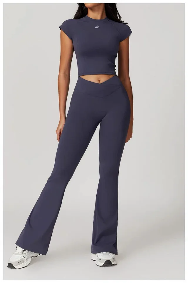 Alo Yoga T-Shirts Fitted cropped cap-sleeve T-shirt with built-in cup options product detail image 27