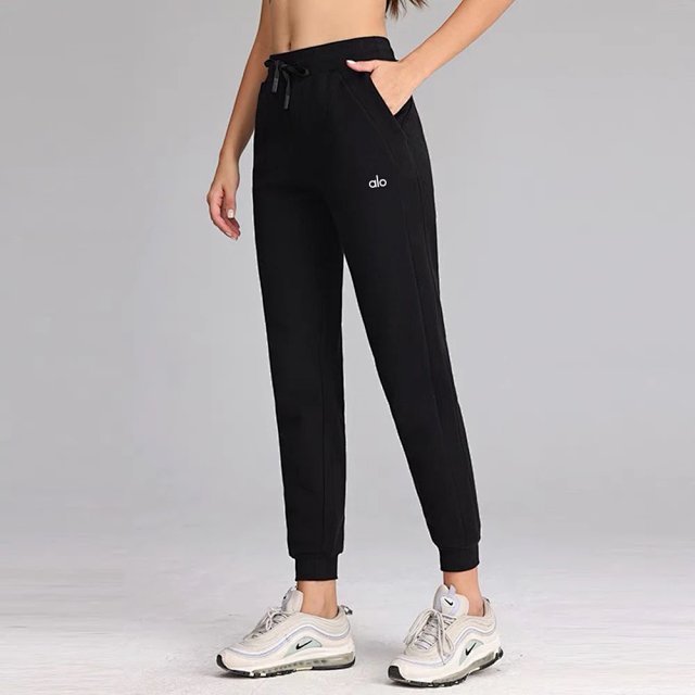 Alo Pants: seller detail photo 5