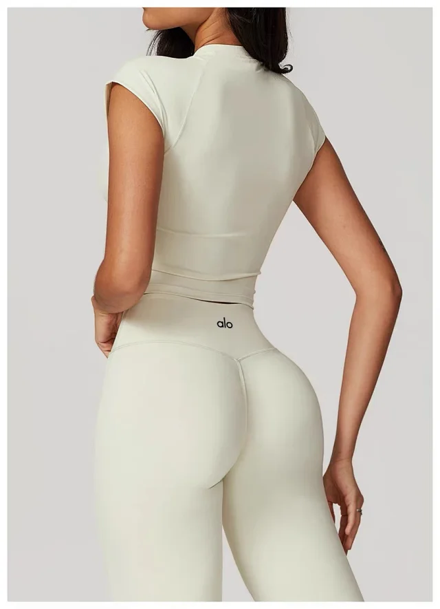 Alo Yoga T-Shirts Fitted cropped cap-sleeve T-shirt with built-in cup options product detail image 31
