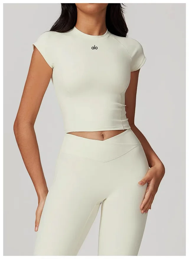 Alo Yoga T-Shirts Fitted cropped cap-sleeve T-shirt with built-in cup options product detail image 30