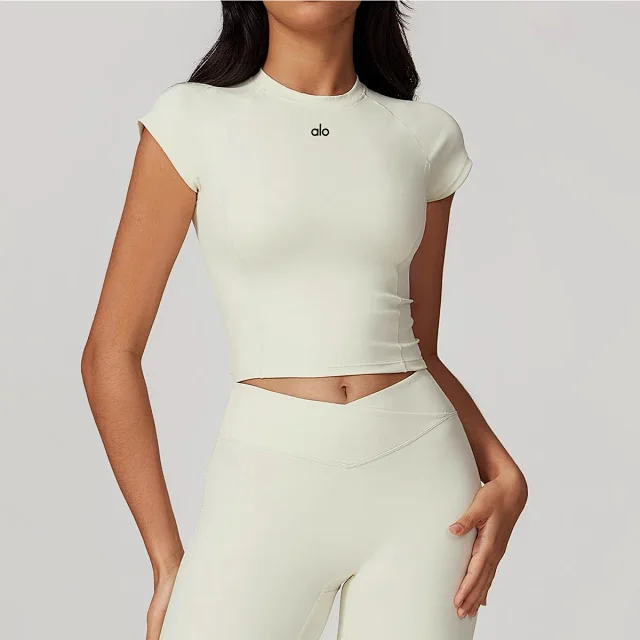 Alo Yoga T-Shirts Fitted cropped cap-sleeve T-shirt with built-in cup options product detail image 8