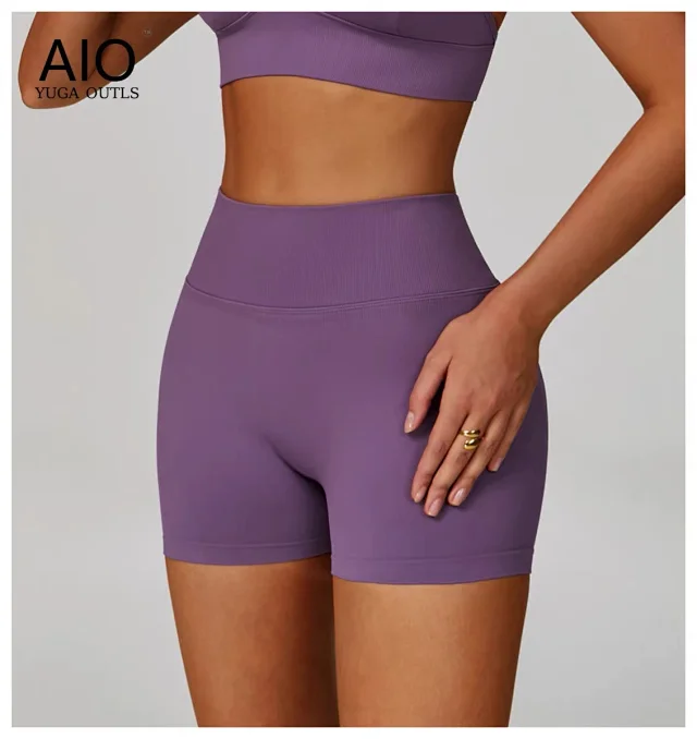 Alo Yoga Shorts High-Waisted Seamless Training product detail image 24