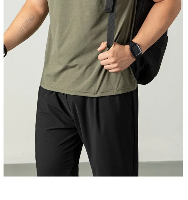 Alo Yoga T-Shirts Logo Crewneck Short-Sleeve T-Shirt product detail image 29