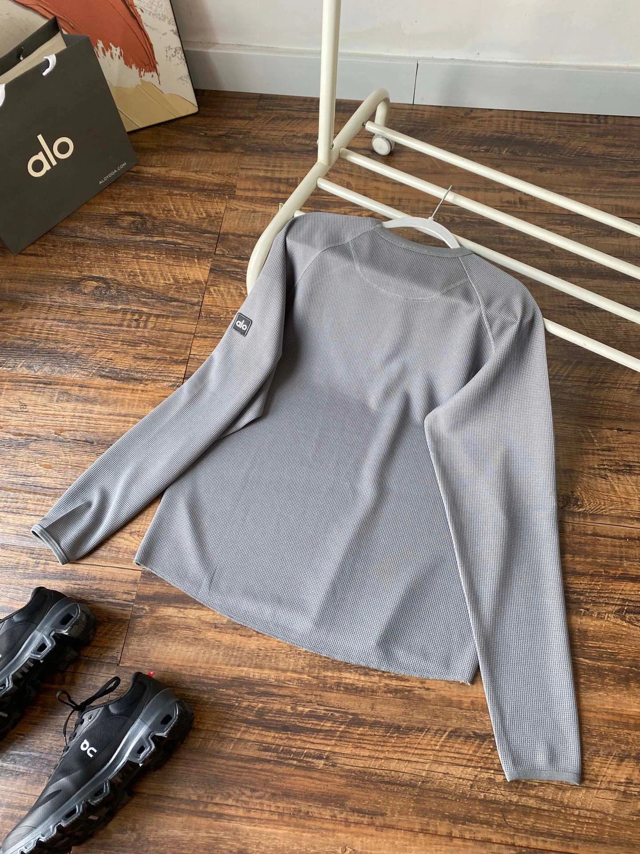 Alo Yoga Thermal Waffle Long Sleeve Base-Layer Gray - 21