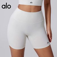 Alo Short — seller photo 5