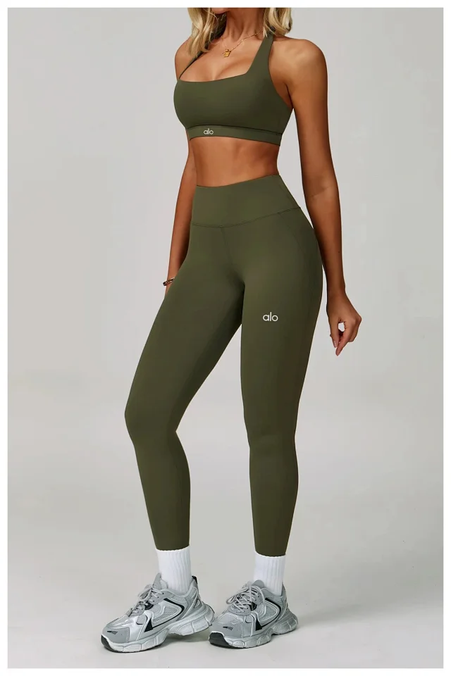 Alo Yoga Matching Sets Halter sports bra and high-waisted bottoms set product detail image 51