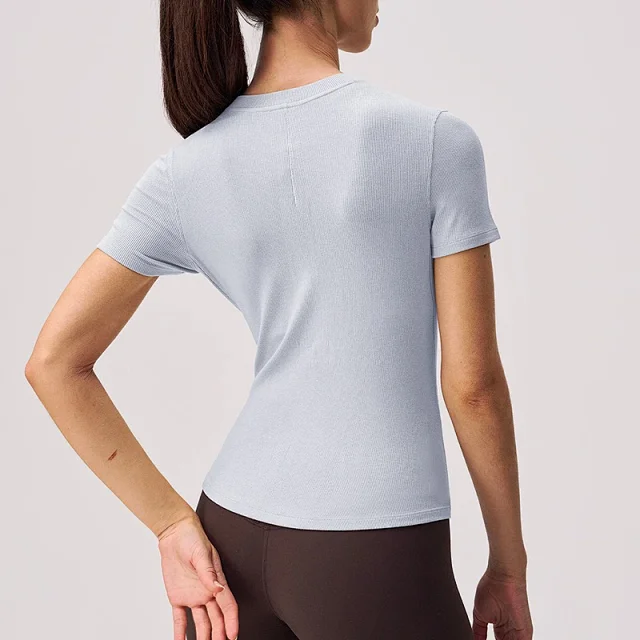 Alo T-Shirts Ribbed slim-fit short-sleeve Henley T-shirt product detail image 6