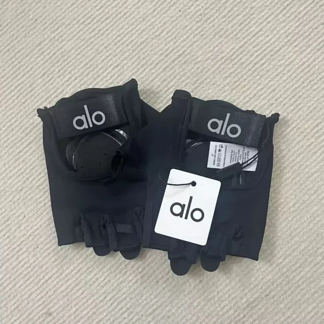 Alo Gloves Half-Finger Yoga product detail image 6