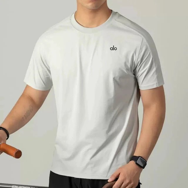 Alo Yoga T-Shirts Logo Crewneck Short-Sleeve T-Shirt — Light gray