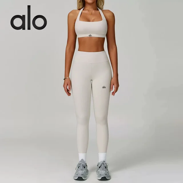 Alo Yoga Matching Sets Halter sports bra and high-waisted bottoms set product detail image 4