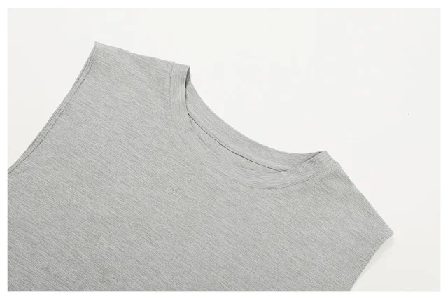 Alo Vests Sleeveless crew-neck performance vest product detail image 28