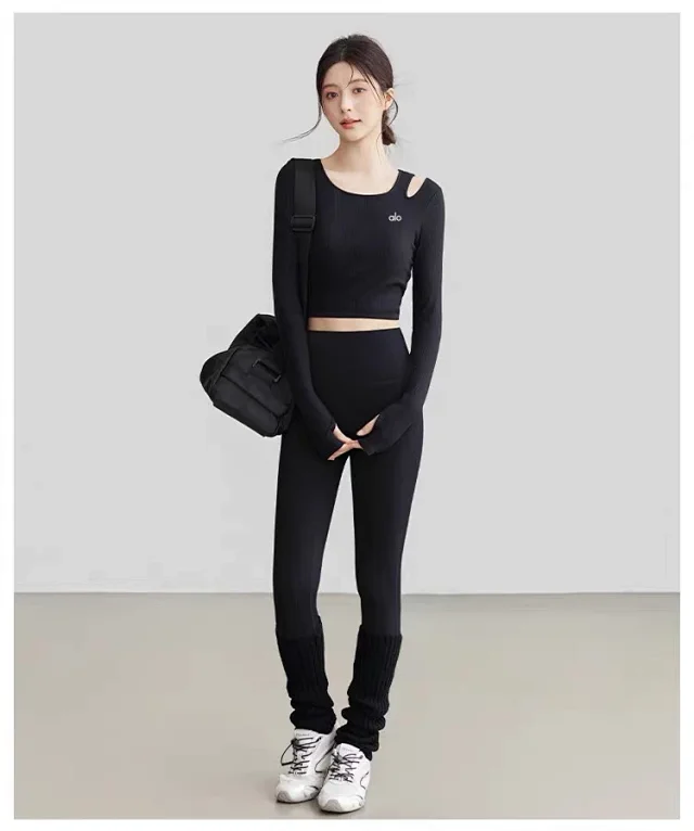 Alo Shirts Ribbed cropped long-sleeve shirt with shoulder cutout and thumbholes product detail image 16