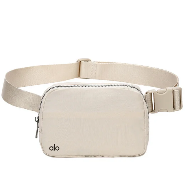 Alo Yoga Crossbody Bags Belt Bag product detail image 10