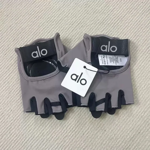 Alo Gloves Half-Finger Yoga product detail image 7