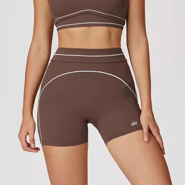 Alo Underwear Scoop-Neck Contrast-Trim Sports Bra product detail image 14