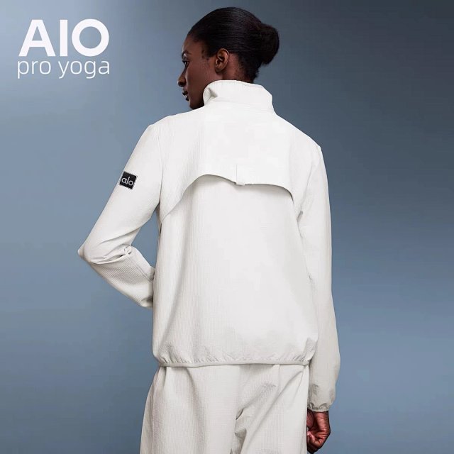 Alo Coat: seller detail photo 4
