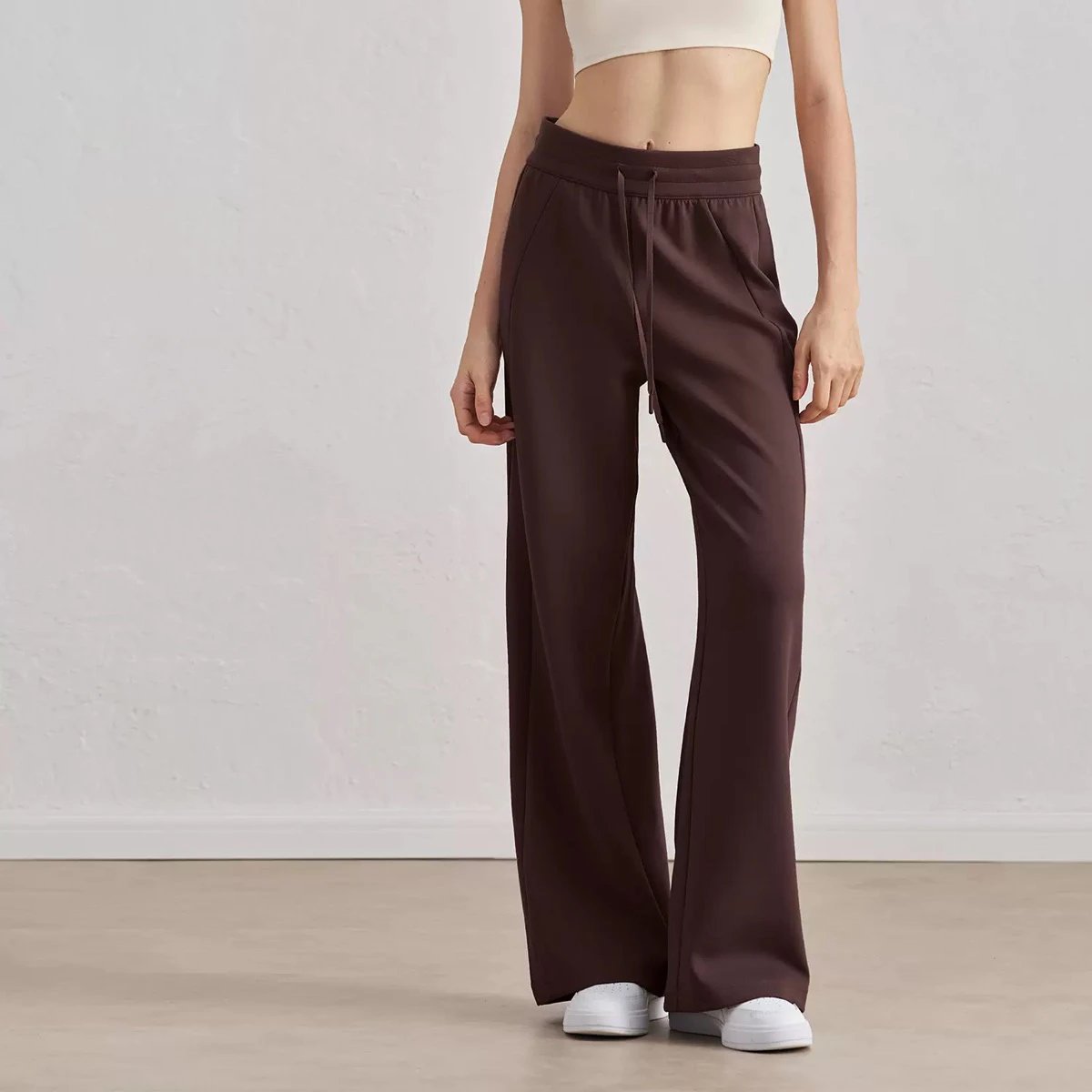 Alo Yoga Trousers Drawstring wide-leg — Distilled coffee