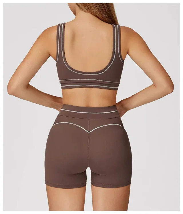 Alo Underwear Scoop-Neck Contrast-Trim Sports Bra product detail image 33